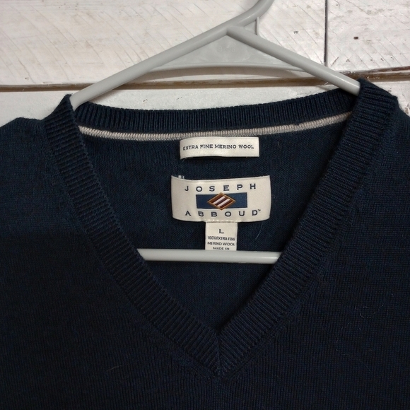 Joseph Abboud Men's Size Large Sweater Vest Blue, 100% Fine Merino Wool. - Picture 3 of 7